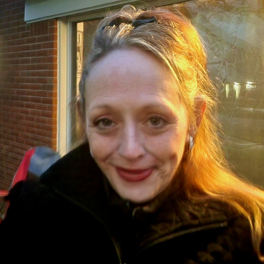 Meet your Posher, Amanda - Picture 2 of 2